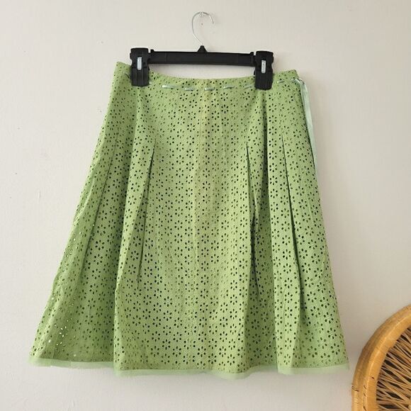 Tahari Eyelet Pleated Skirt Lettuce Green NWT 6 12 - Picture 1 of 9